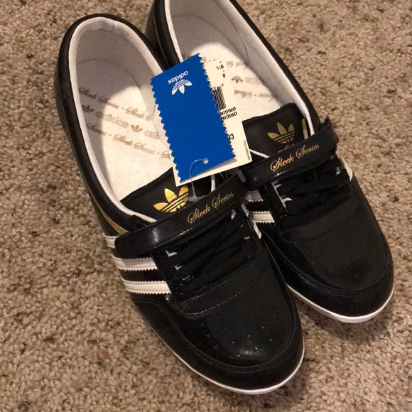 adidas sleek series foot locker